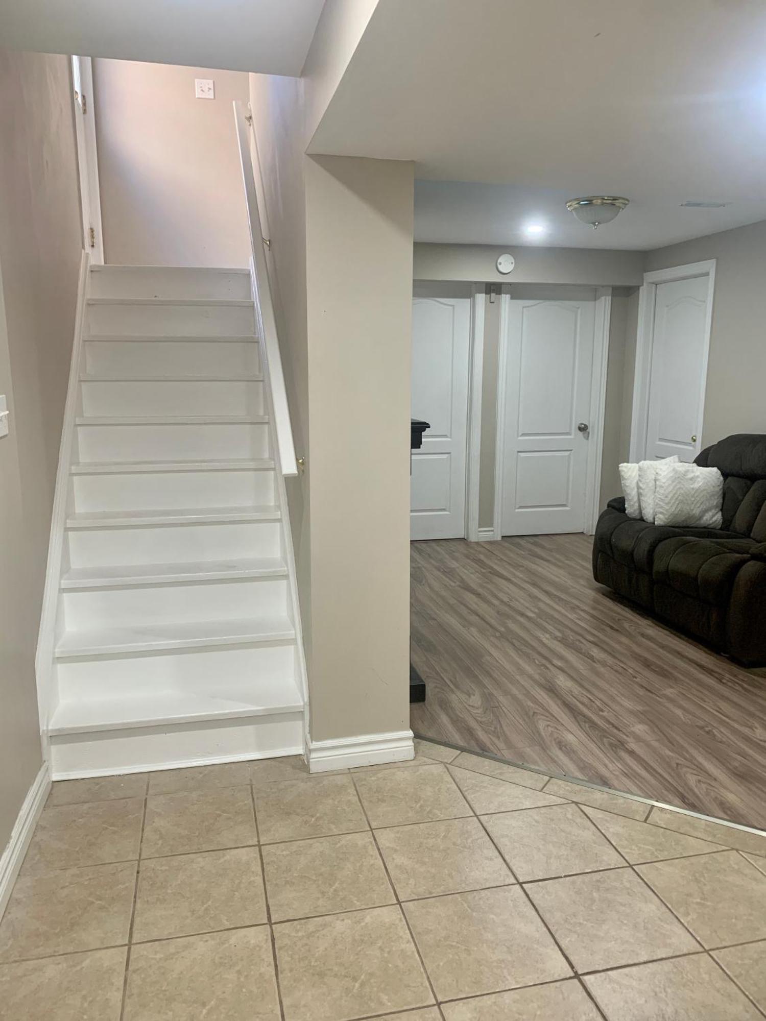 1 Room In A Cozy And Beautiful Basement Гуелф Екстериор снимка